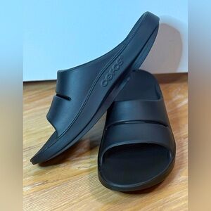 OOFOS Men's Black Recovery Sports Slides